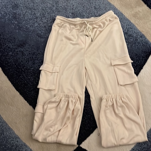 Solid mid waist cargo joggers - Picture 7 of 12